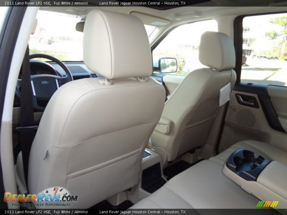 2011 Land Rover LR2 HSE Fuji White / Almond Photo #17