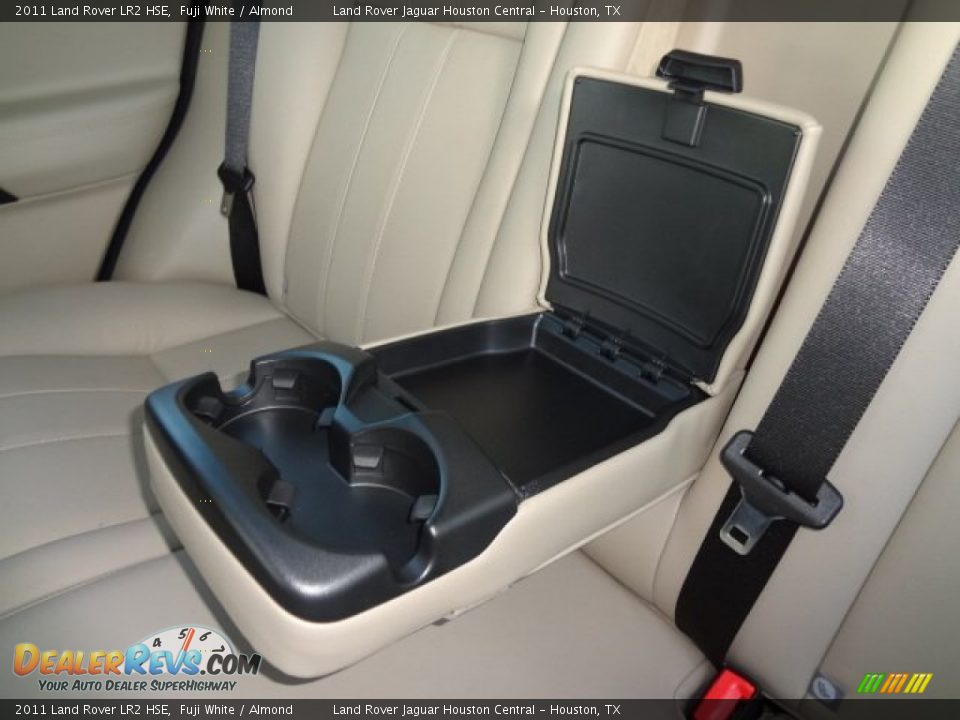 2011 Land Rover LR2 HSE Fuji White / Almond Photo #18
