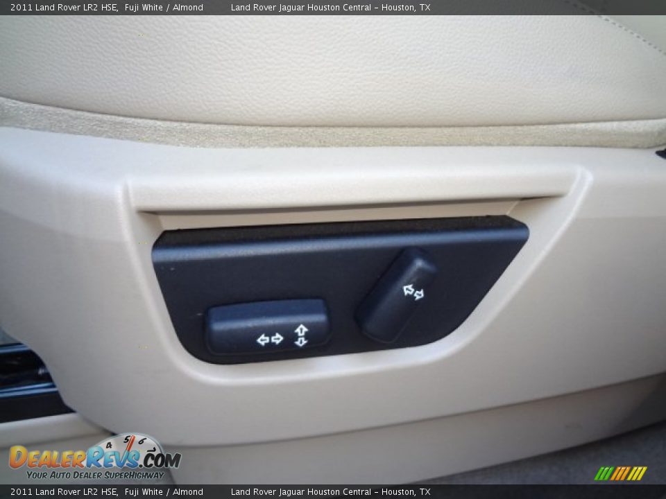 2011 Land Rover LR2 HSE Fuji White / Almond Photo #23