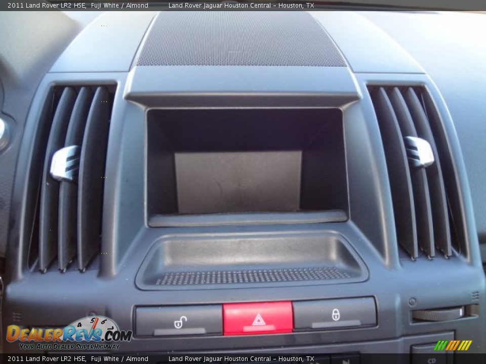 2011 Land Rover LR2 HSE Fuji White / Almond Photo #29