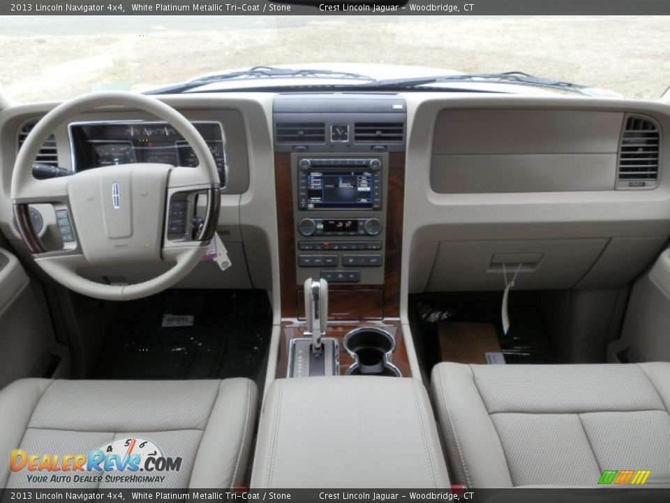 Dashboard of 2013 Lincoln Navigator 4x4 Photo #10