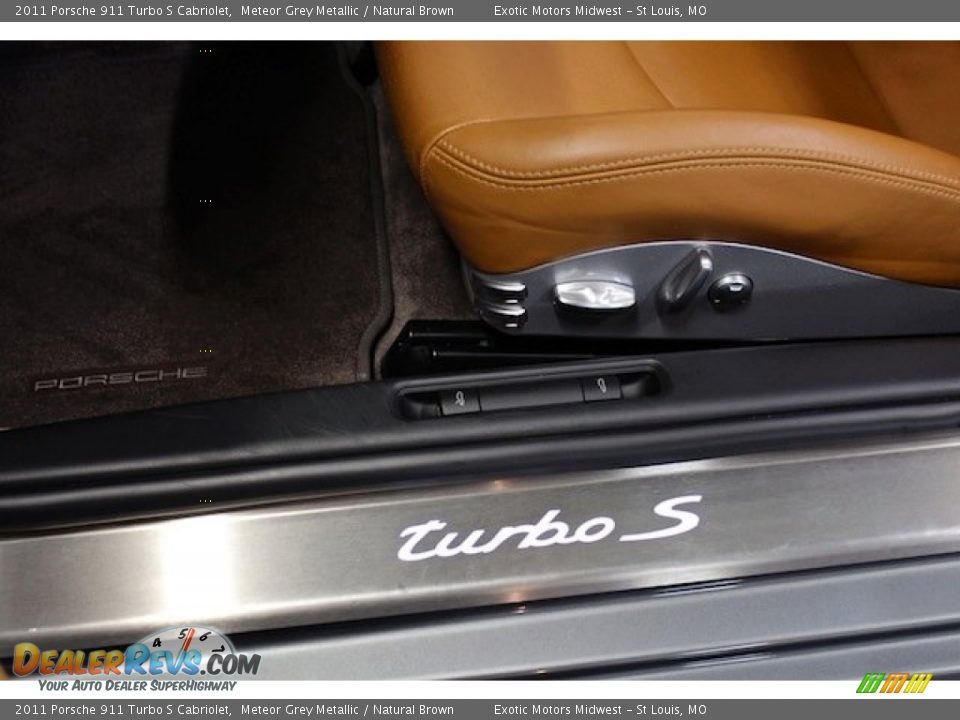 2011 Porsche 911 Turbo S Cabriolet Logo Photo #31