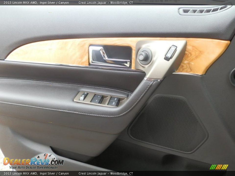 Door Panel of 2013 Lincoln MKX AWD Photo #10