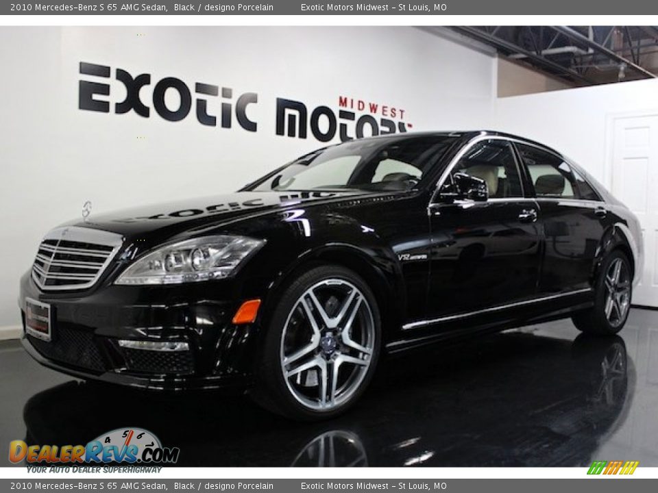 Front 3/4 View of 2010 Mercedes-Benz S 65 AMG Sedan Photo #4