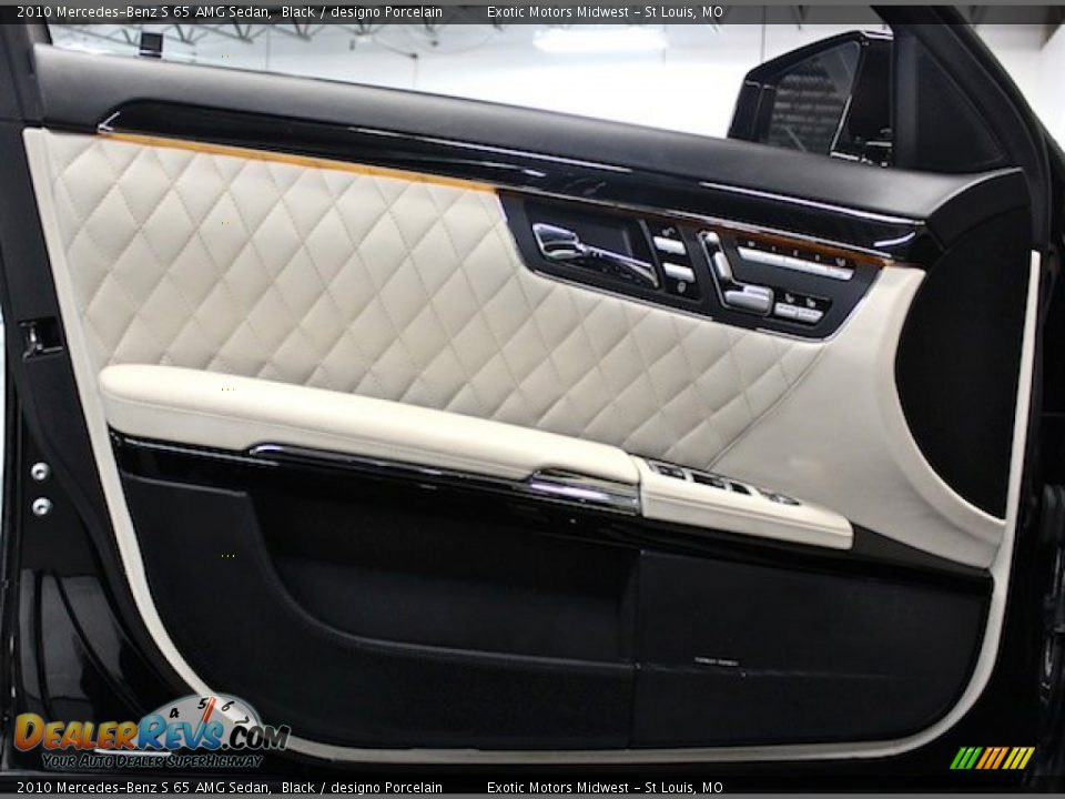Door Panel of 2010 Mercedes-Benz S 65 AMG Sedan Photo #28