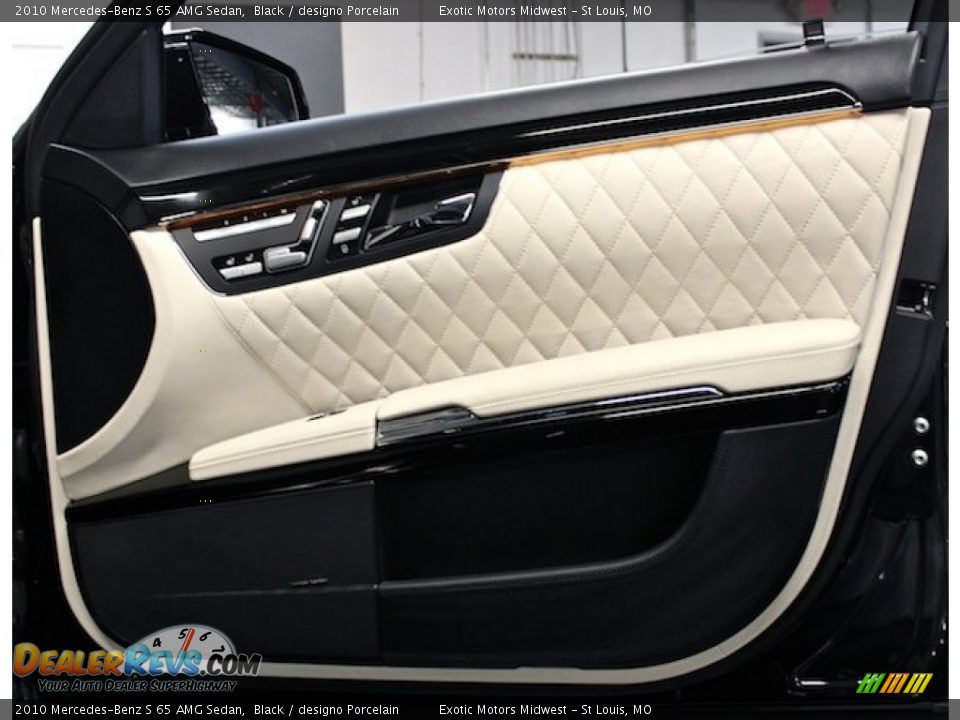 Door Panel of 2010 Mercedes-Benz S 65 AMG Sedan Photo #29