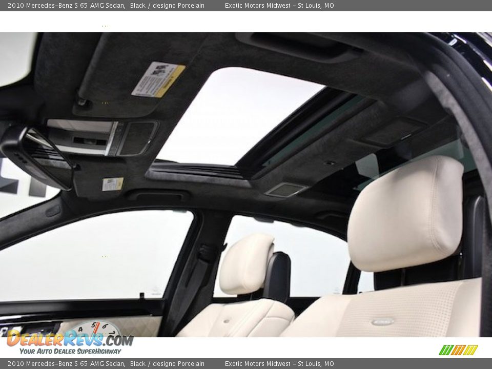 Sunroof of 2010 Mercedes-Benz S 65 AMG Sedan Photo #36