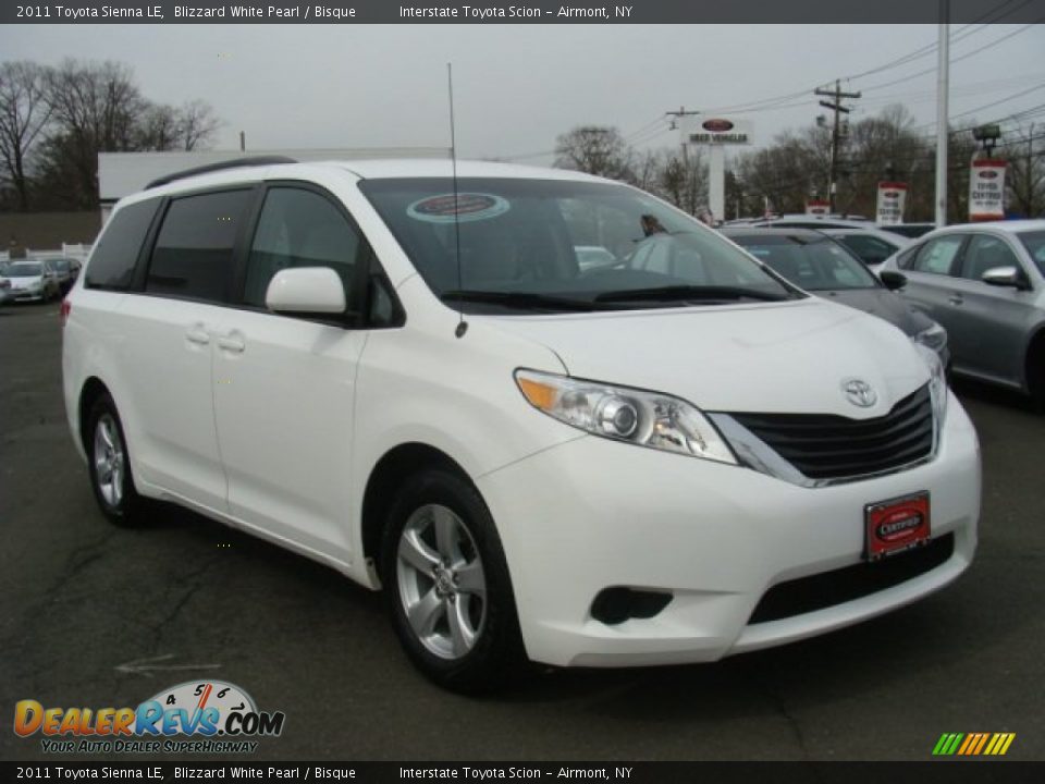 2011 Toyota Sienna LE Blizzard White Pearl / Bisque Photo #3