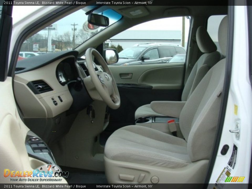2011 Toyota Sienna LE Blizzard White Pearl / Bisque Photo #10