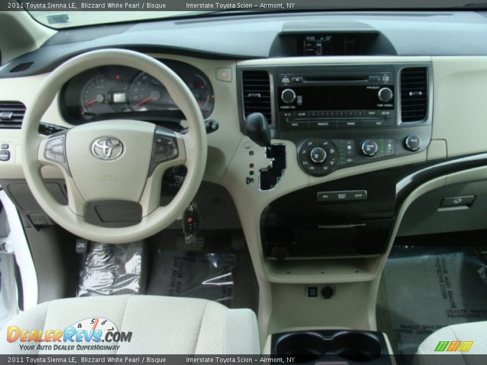 2011 Toyota Sienna LE Blizzard White Pearl / Bisque Photo #11