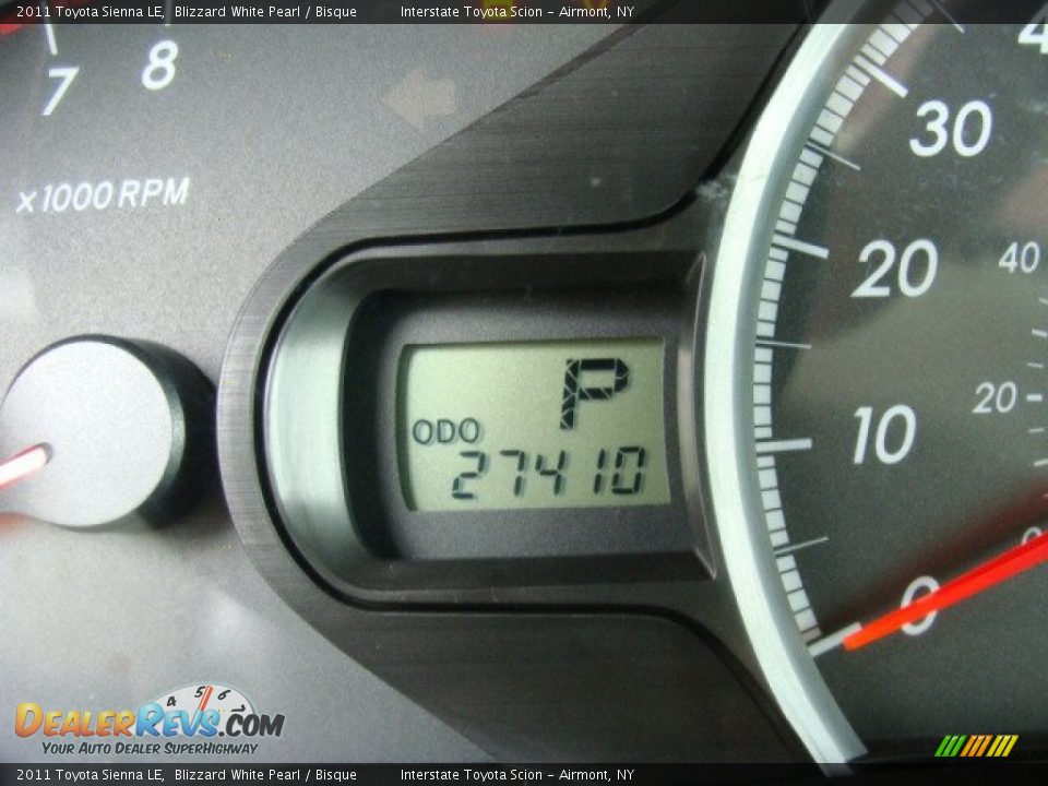 2011 Toyota Sienna LE Blizzard White Pearl / Bisque Photo #13