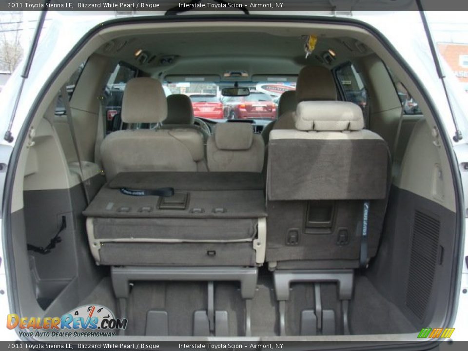 2011 Toyota Sienna LE Blizzard White Pearl / Bisque Photo #18