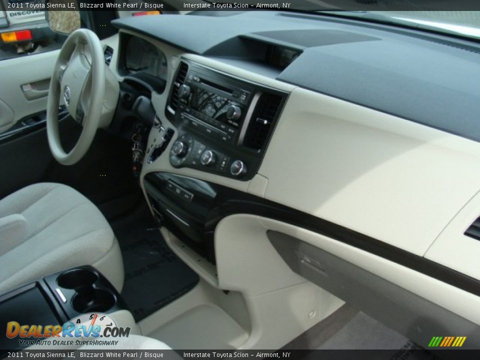 2011 Toyota Sienna LE Blizzard White Pearl / Bisque Photo #21