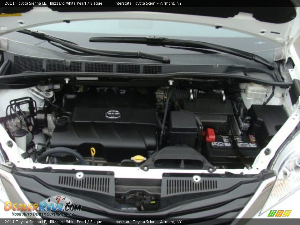 2011 Toyota Sienna LE Blizzard White Pearl / Bisque Photo #25