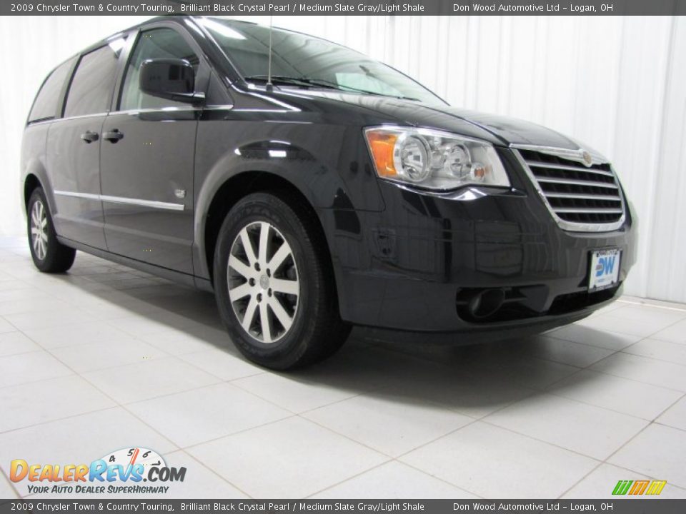 2009 Chrysler Town & Country Touring Brilliant Black Crystal Pearl / Medium Slate Gray/Light Shale Photo #1