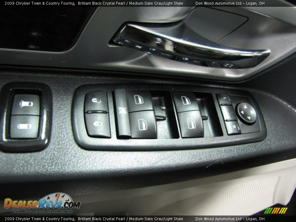 Controls of 2009 Chrysler Town & Country Touring Photo #12