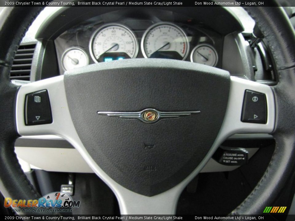 2009 Chrysler Town & Country Touring Brilliant Black Crystal Pearl / Medium Slate Gray/Light Shale Photo #15
