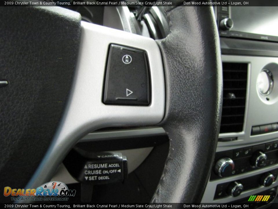 2009 Chrysler Town & Country Touring Brilliant Black Crystal Pearl / Medium Slate Gray/Light Shale Photo #17