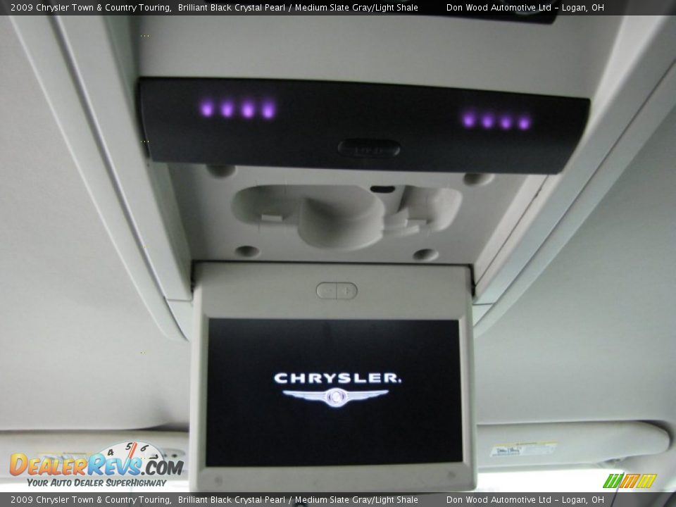 Entertainment System of 2009 Chrysler Town & Country Touring Photo #23