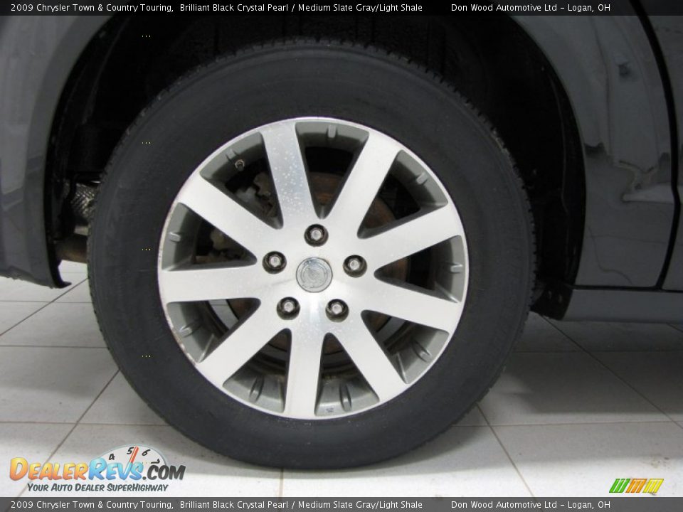 2009 Chrysler Town & Country Touring Wheel Photo #24