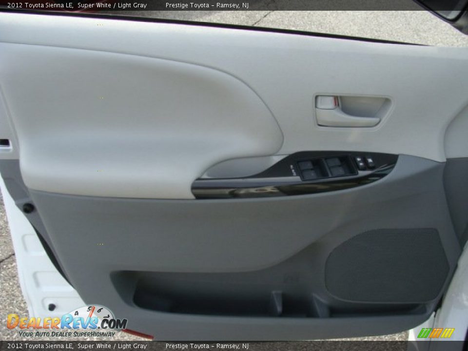 2012 Toyota Sienna LE Super White / Light Gray Photo #6