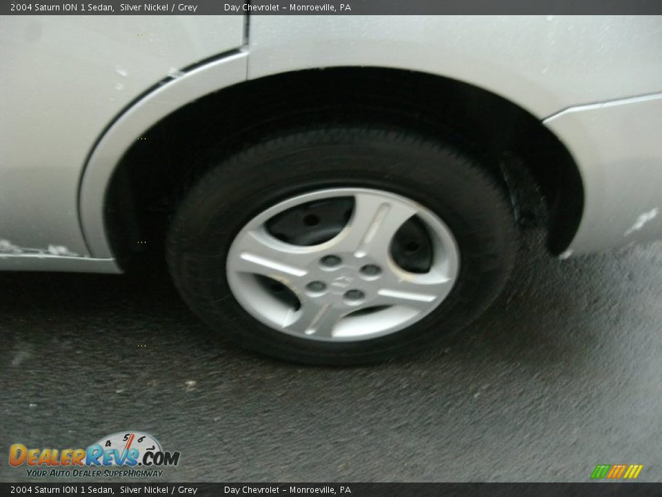2004 Saturn ION 1 Sedan Silver Nickel / Grey Photo #13