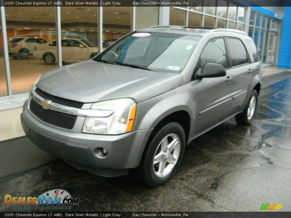 Front 3/4 View of 2005 Chevrolet Equinox LT AWD Photo #2