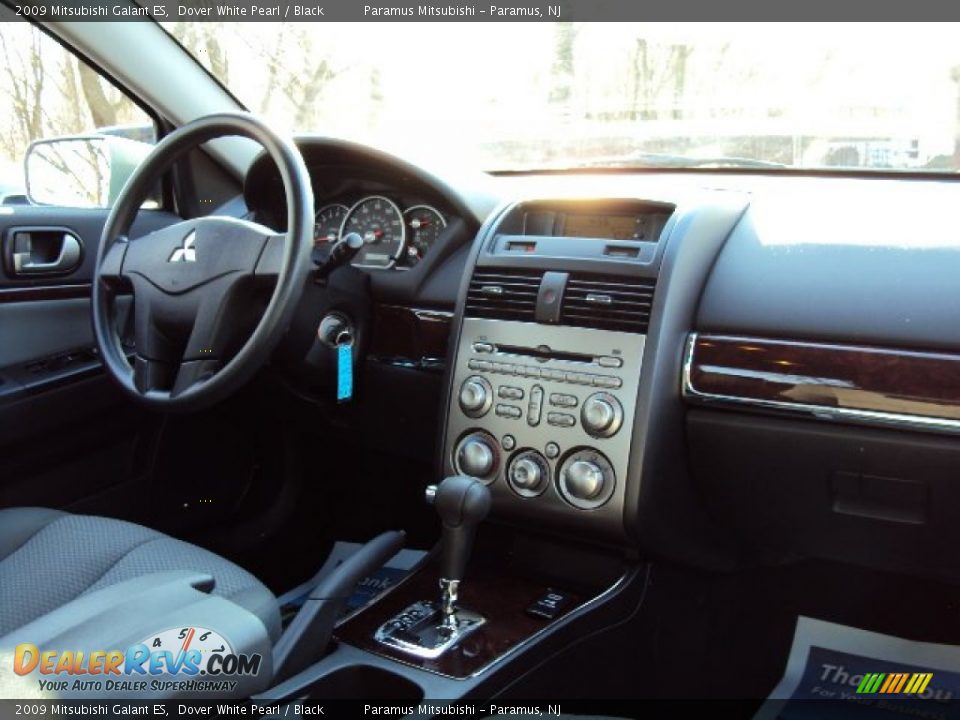 2009 Mitsubishi Galant ES Dover White Pearl / Black Photo #10