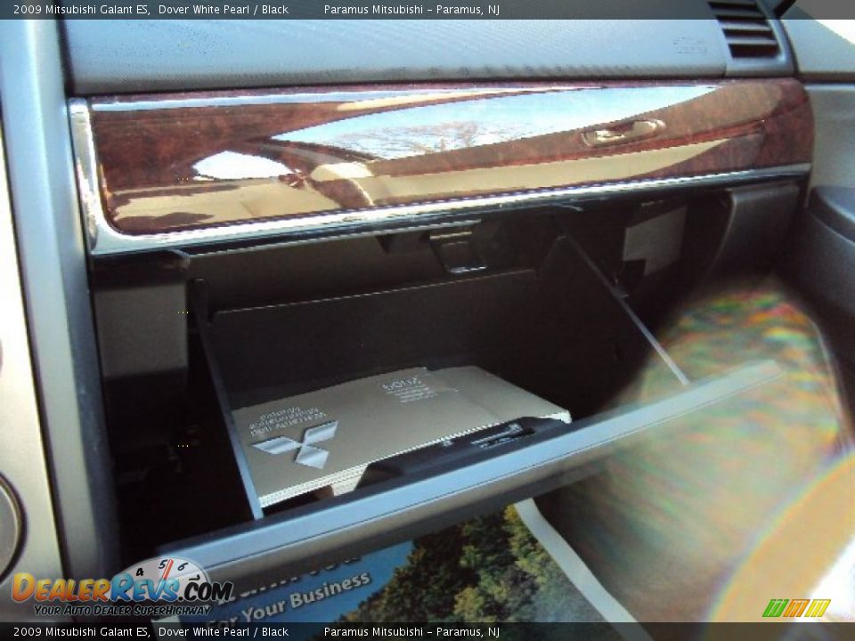 2009 Mitsubishi Galant ES Dover White Pearl / Black Photo #14