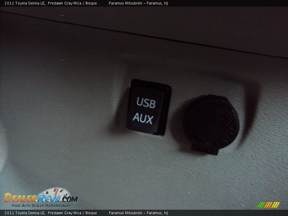 2011 Toyota Sienna LE Predawn Gray Mica / Bisque Photo #20