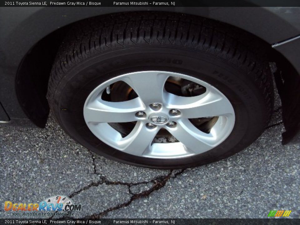 2011 Toyota Sienna LE Predawn Gray Mica / Bisque Photo #25