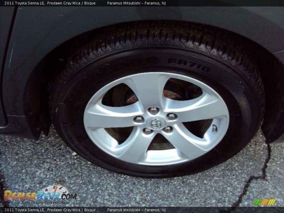 2011 Toyota Sienna LE Predawn Gray Mica / Bisque Photo #28