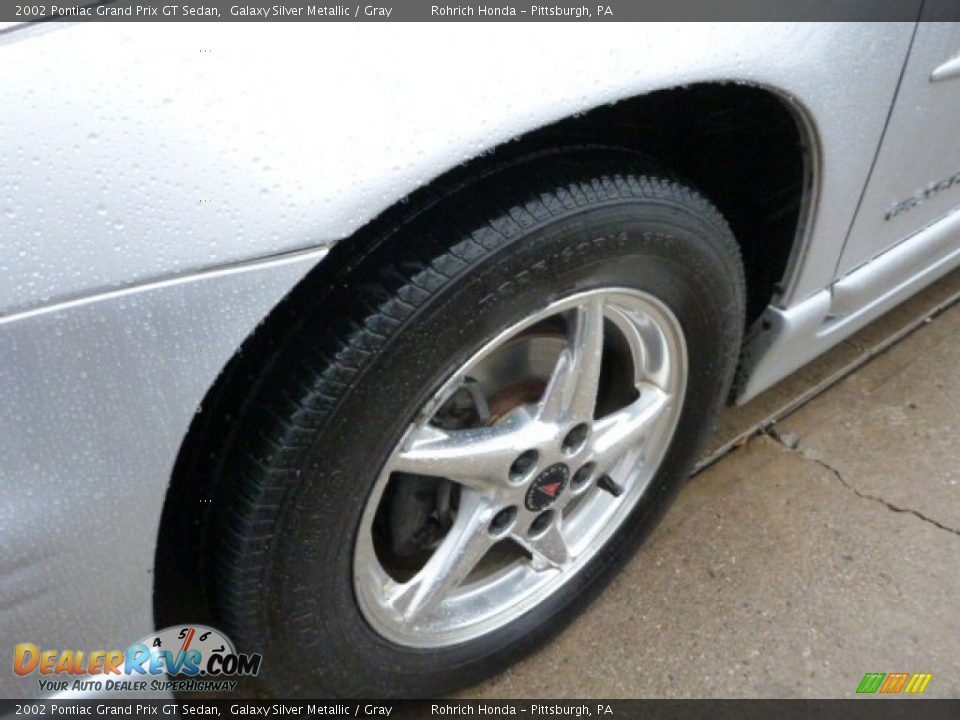 2002 Pontiac Grand Prix GT Sedan Galaxy Silver Metallic / Gray Photo #8
