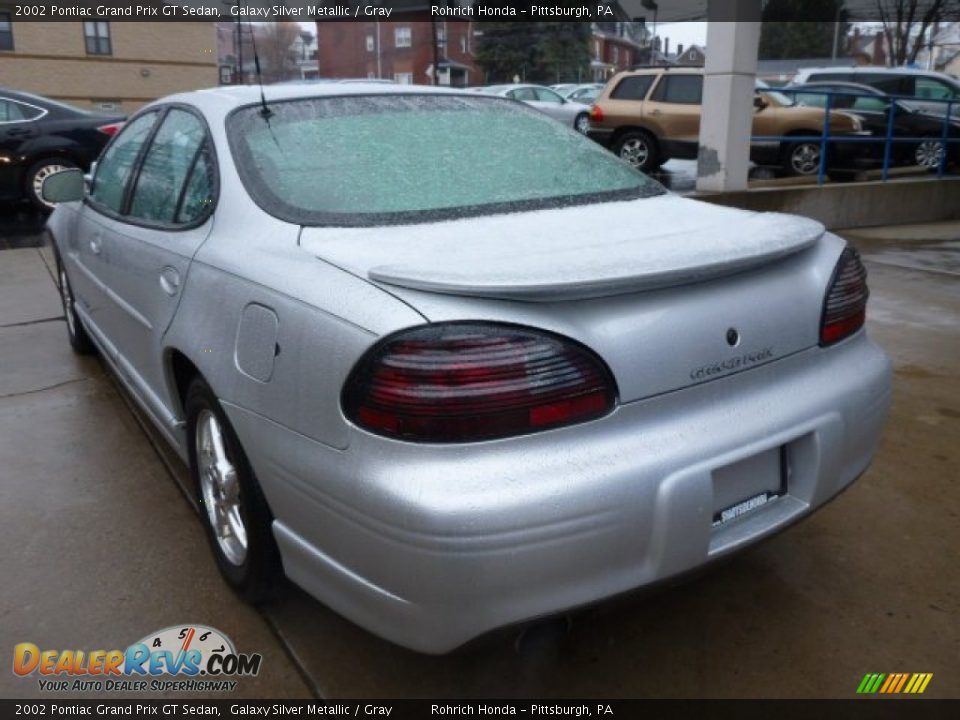 2002 Pontiac Grand Prix GT Sedan Galaxy Silver Metallic / Gray Photo #12