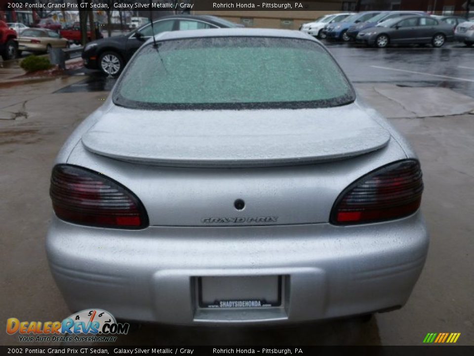 2002 Pontiac Grand Prix GT Sedan Galaxy Silver Metallic / Gray Photo #16