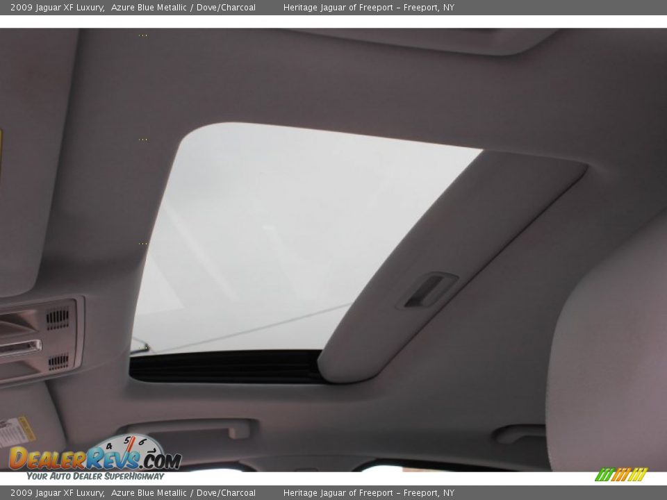 2009 Jaguar XF Luxury Azure Blue Metallic / Dove/Charcoal Photo #22