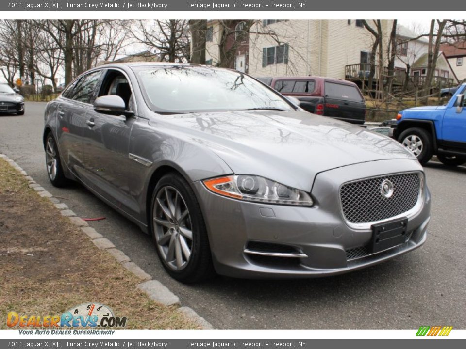 Front 3/4 View of 2011 Jaguar XJ XJL Photo #7
