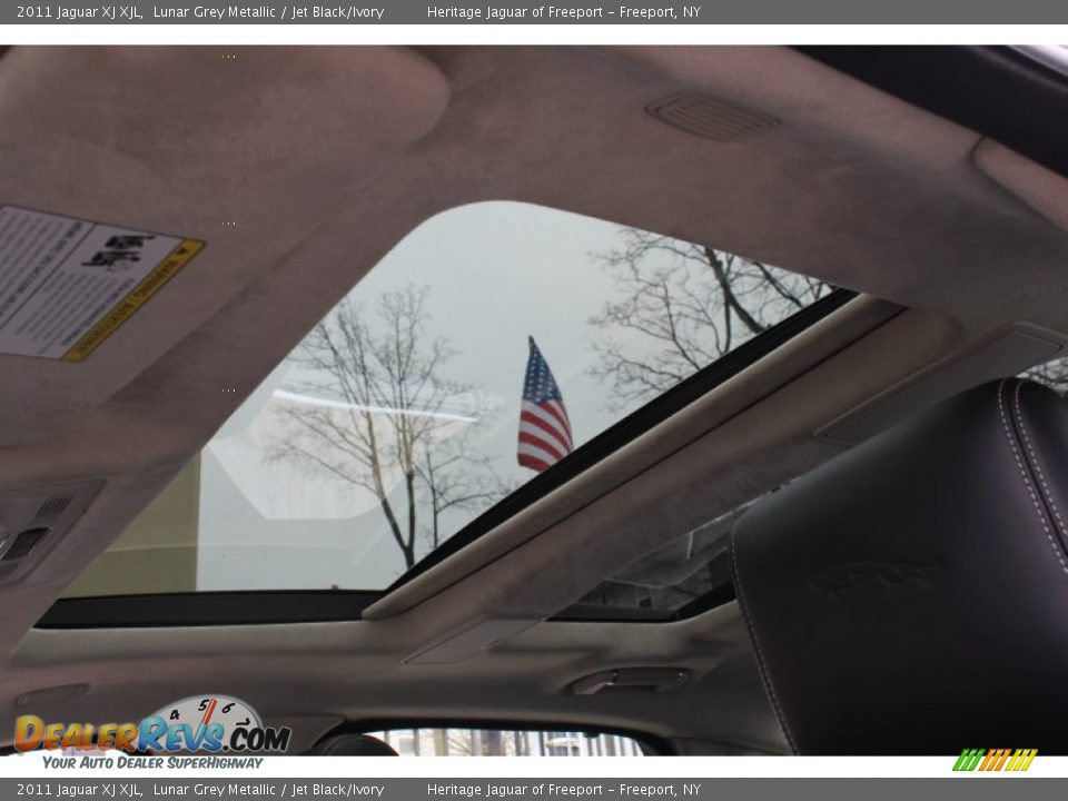 Sunroof of 2011 Jaguar XJ XJL Photo #20
