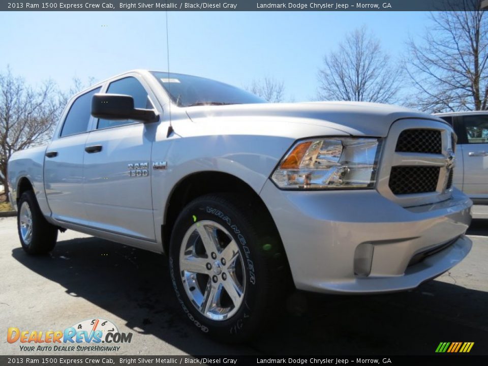 2013 Ram 1500 Express Crew Cab Bright Silver Metallic / Black/Diesel Gray Photo #4