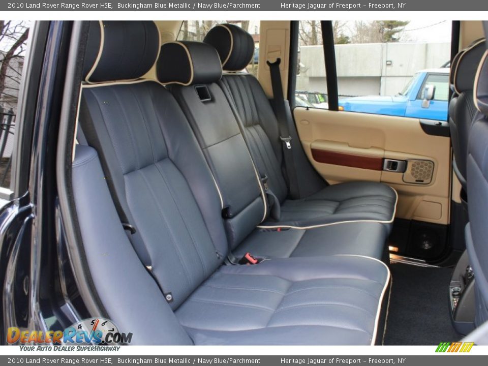 Rear Seat of 2010 Land Rover Range Rover HSE Photo #13