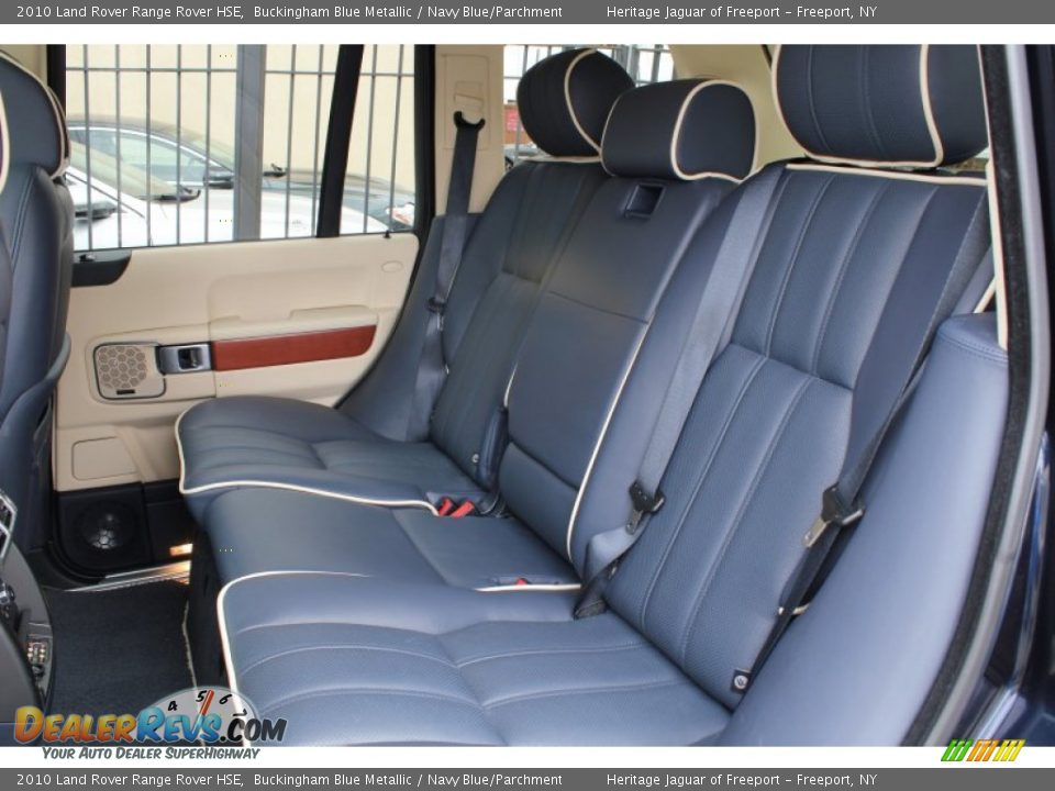 Rear Seat of 2010 Land Rover Range Rover HSE Photo #17