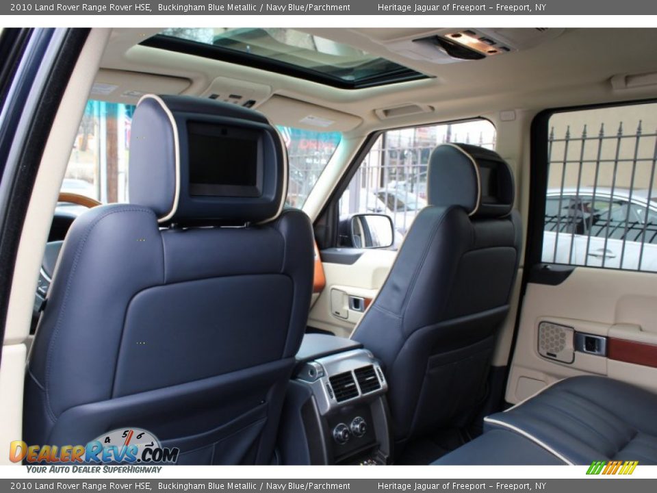 Entertainment System of 2010 Land Rover Range Rover HSE Photo #19