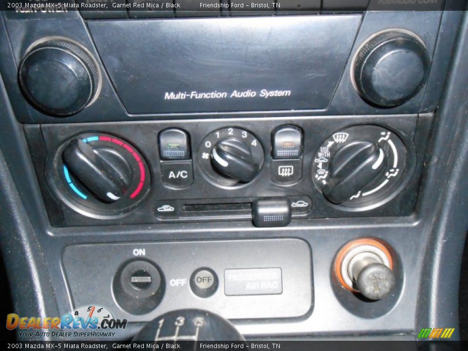 Controls of 2003 Mazda MX-5 Miata Roadster Photo #18