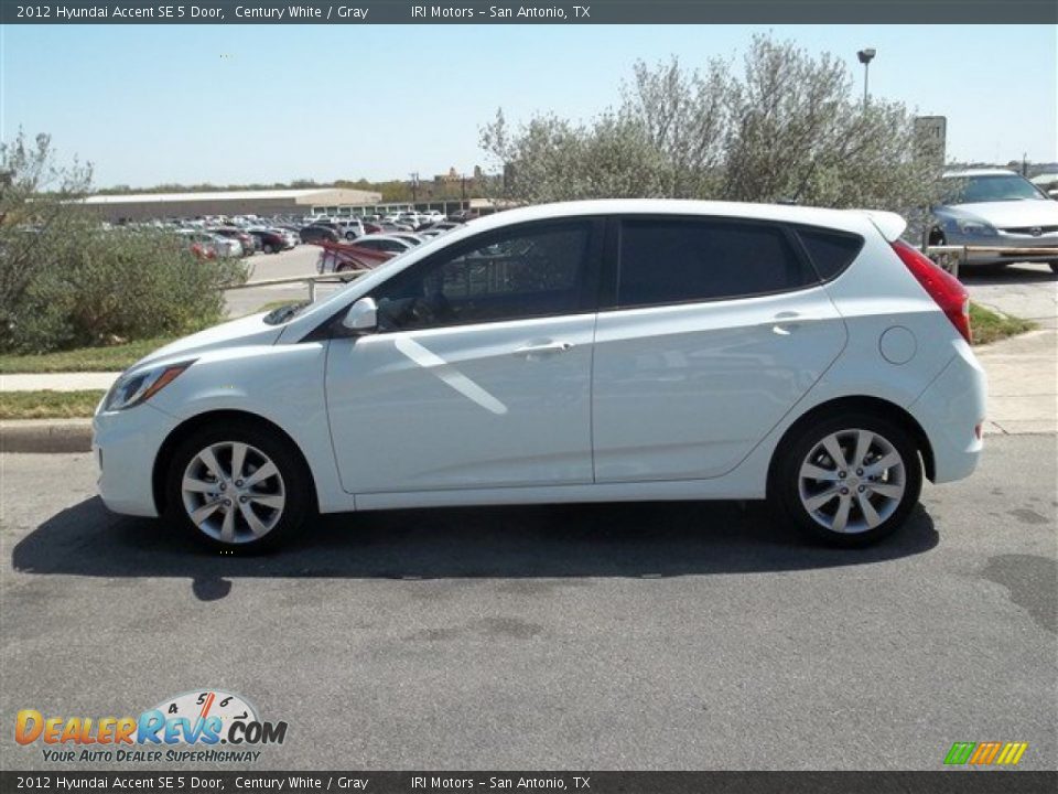 2012 Hyundai Accent SE 5 Door Century White / Gray Photo #1