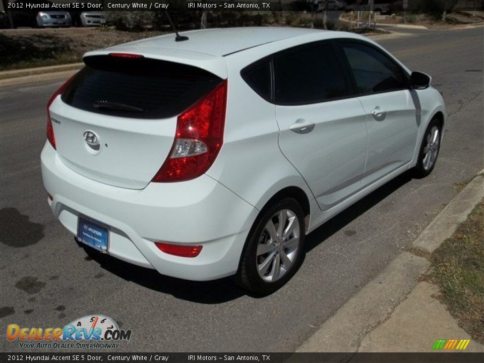 2012 Hyundai Accent SE 5 Door Century White / Gray Photo #4