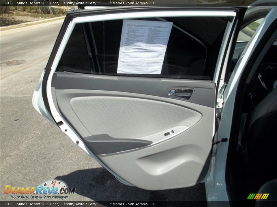 2012 Hyundai Accent SE 5 Door Century White / Gray Photo #13