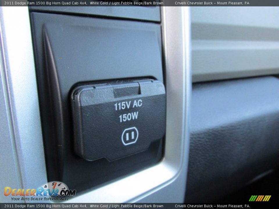 2011 Dodge Ram 1500 Big Horn Quad Cab 4x4 White Gold / Light Pebble Beige/Bark Brown Photo #31