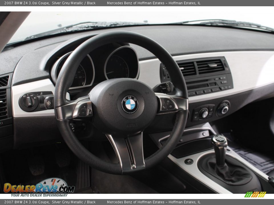 Dashboard of 2007 BMW Z4 3.0si Coupe Photo #7