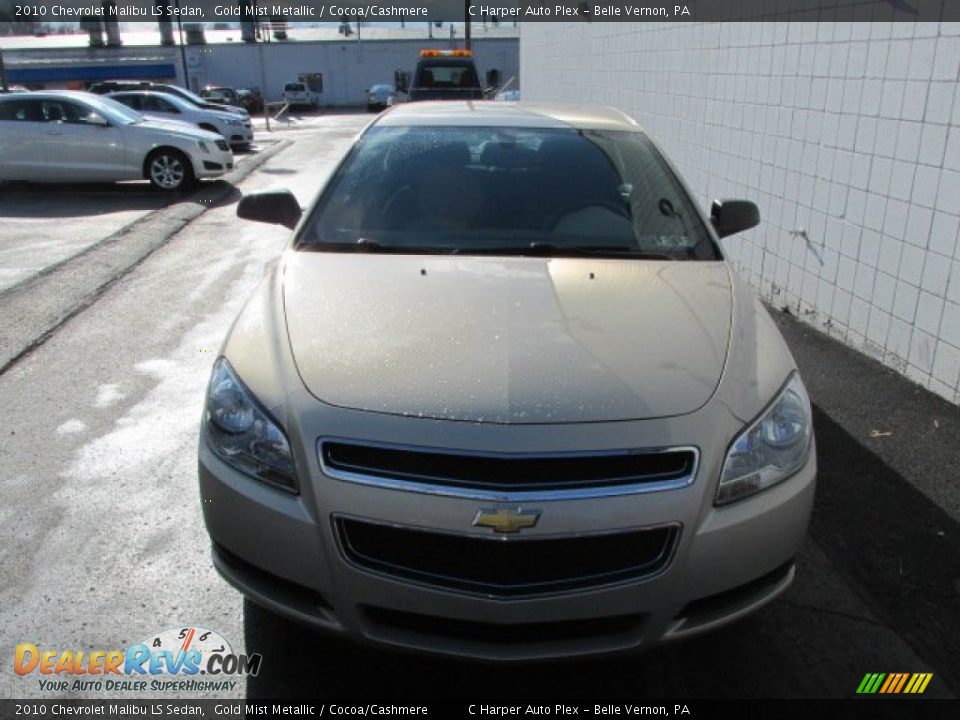 2010 Chevrolet Malibu LS Sedan Gold Mist Metallic / Cocoa/Cashmere Photo #4
