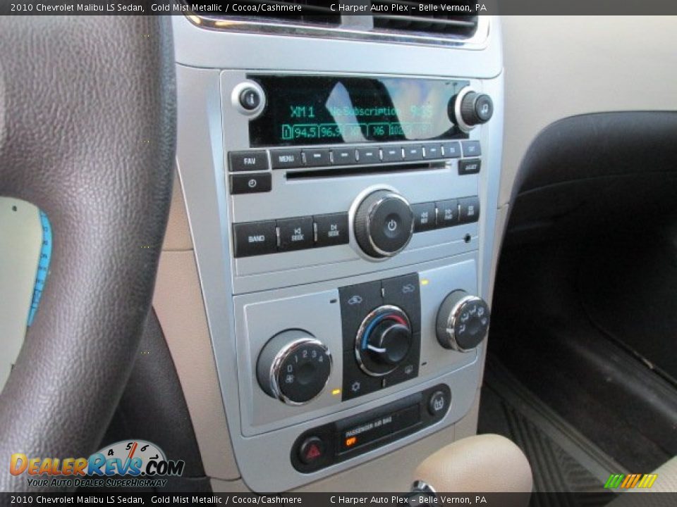 2010 Chevrolet Malibu LS Sedan Gold Mist Metallic / Cocoa/Cashmere Photo #17